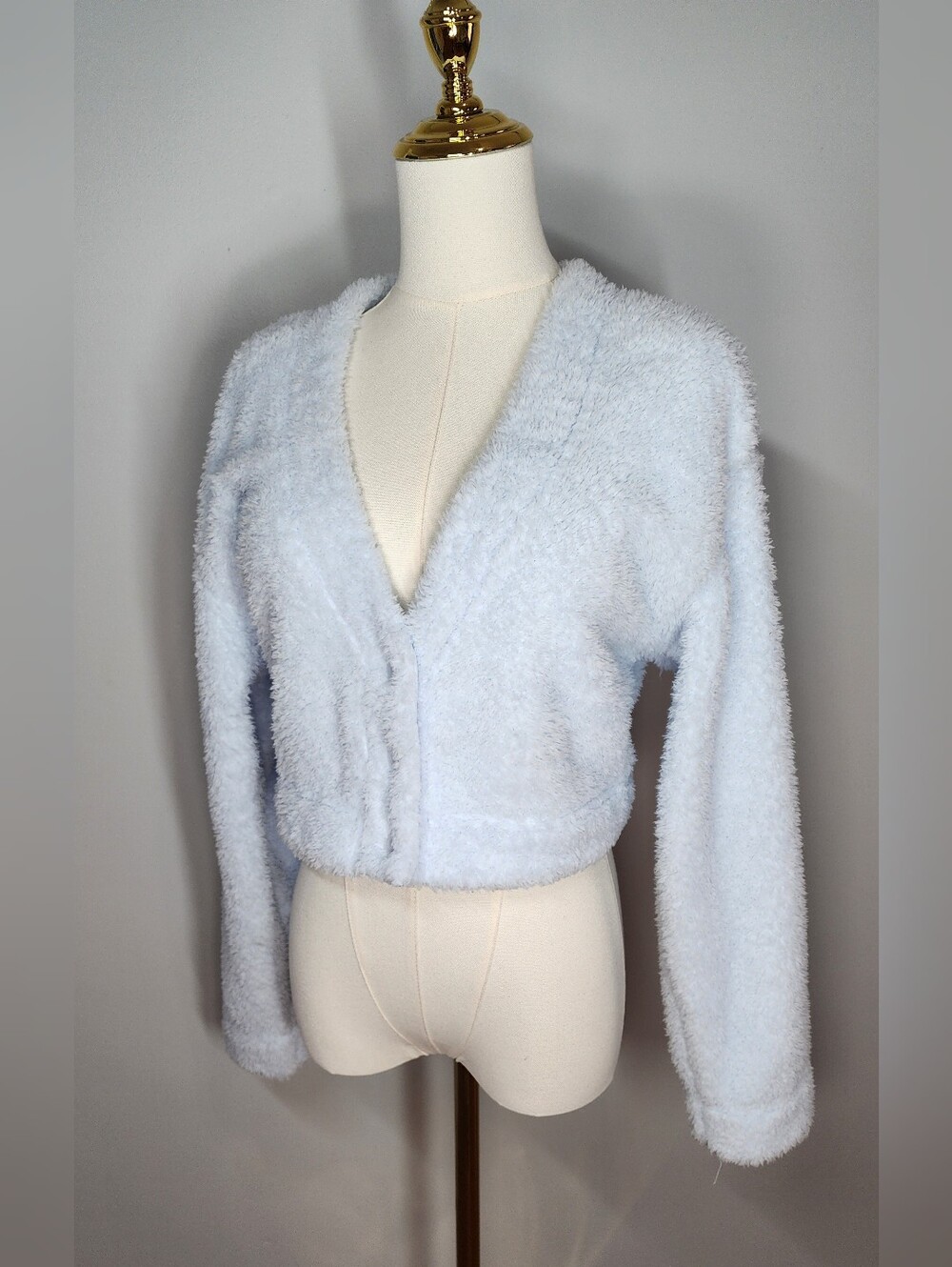 Victoria's Secret PINK Light Blue Cropped Sweater Teddy Fuzzy Cardigan Size M